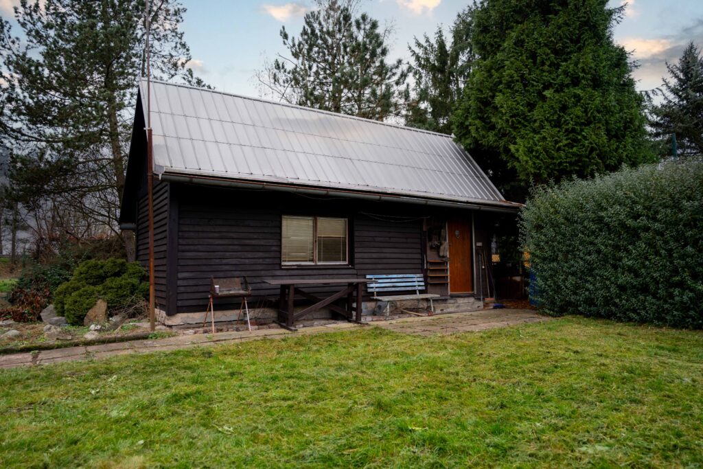 Chata 15 m², prodej s udírnou a pergolou, Lipská, Týniště nad Orlicí