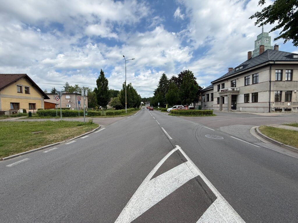 Doubravice — pohled na náves a centrum obce